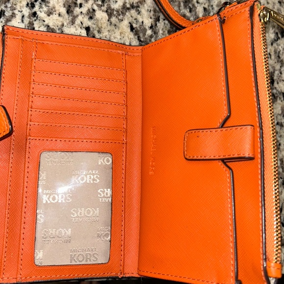 Michael Kors clutch - Picture 2 of 5